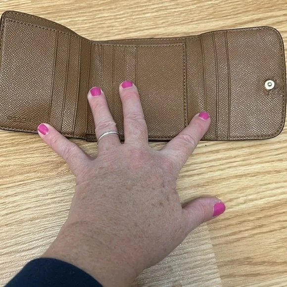 Coach Original Brown-tan SIGNATURE COATED CANVAS Wallet EUC-AUTHENTIC🍂 - Picture 12 of 13